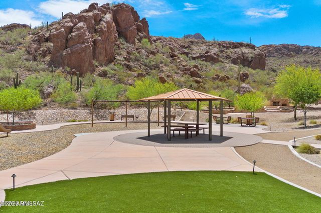 8464 N VAN CLEEVE Lane, Tucson, AZ 85743