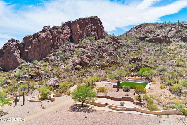 8464 N VAN CLEEVE Lane, Tucson, AZ 85743
