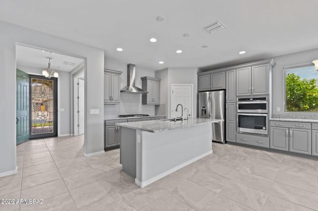 8464 N VAN CLEEVE Lane, Tucson, AZ 85743
