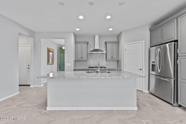 8464 N VAN CLEEVE Lane, Tucson, AZ 85743