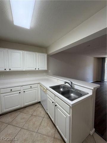 4121 Residence DR 311, Fort Myers, FL 33901