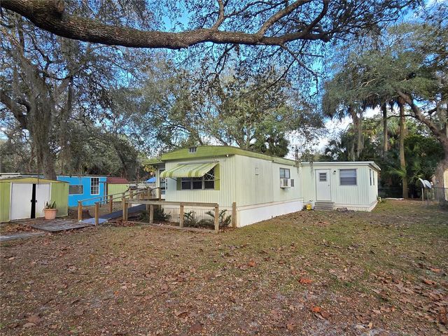 1821 NE 115TH AVENUE, Silver Springs, FL 34488