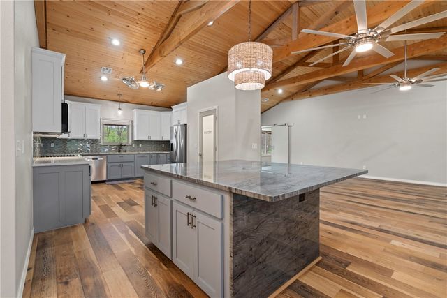 12029 S Edmondson Road, Gentry, AR 72734