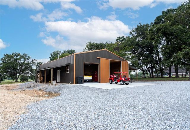 12029 S Edmondson Road, Gentry, AR 72734