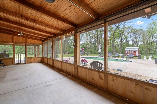 12029 S Edmondson Road, Gentry, AR 72734