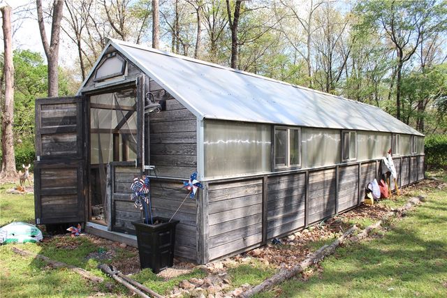 12029 S Edmondson Road, Gentry, AR 72734