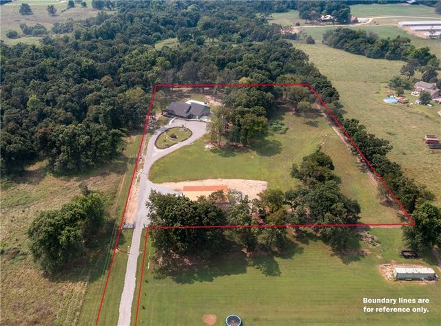12029 S Edmondson Road, Gentry, AR 72734