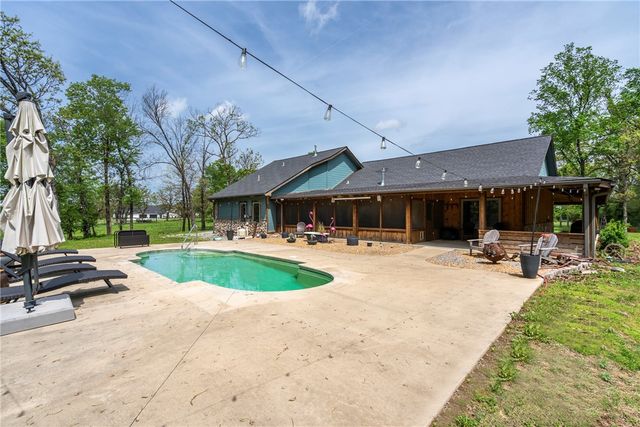12029 S Edmondson Road, Gentry, AR 72734