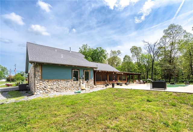 12029 S Edmondson Road, Gentry, AR 72734