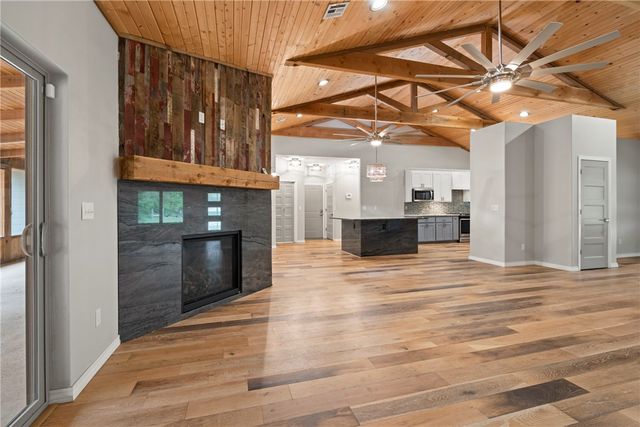 12029 S Edmondson Road, Gentry, AR 72734