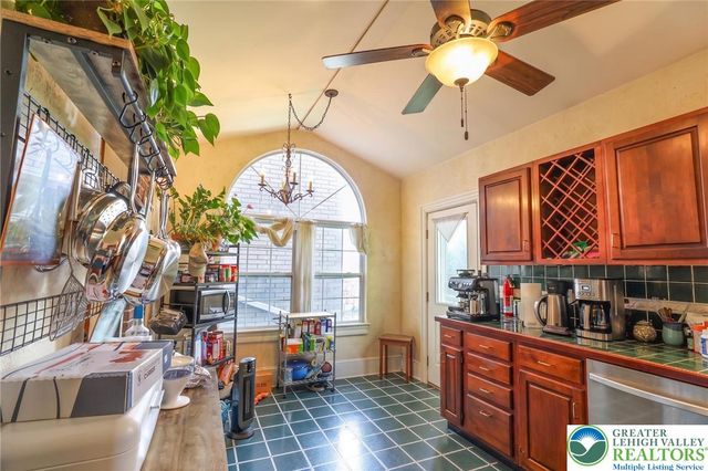 525 3rd Avenue, Bethlehem City, PA 18018