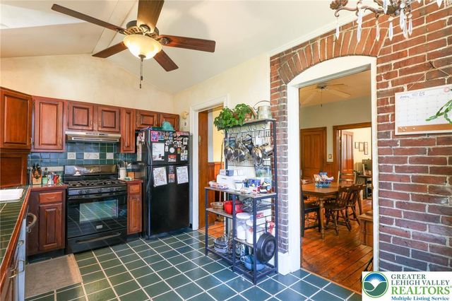525 3rd Avenue, Bethlehem City, PA 18018