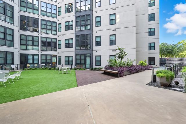 800 Embassy DR 320, Austin, TX 78702