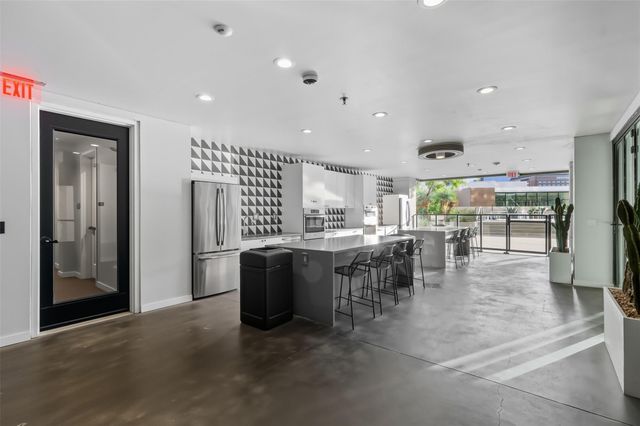 800 Embassy DR 320, Austin, TX 78702