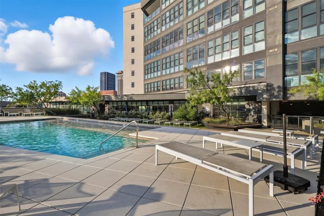 800 Embassy DR 320, Austin, TX 78702