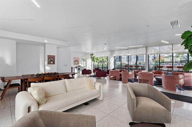 800 Embassy DR 320, Austin, TX 78702