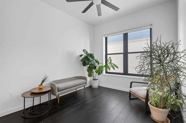 800 Embassy DR 320, Austin, TX 78702