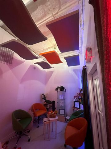 3020 Houston Avenue, Houston, TX 77009