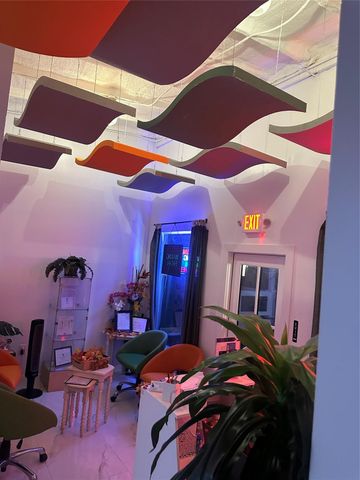 3020 Houston Avenue, Houston, TX 77009