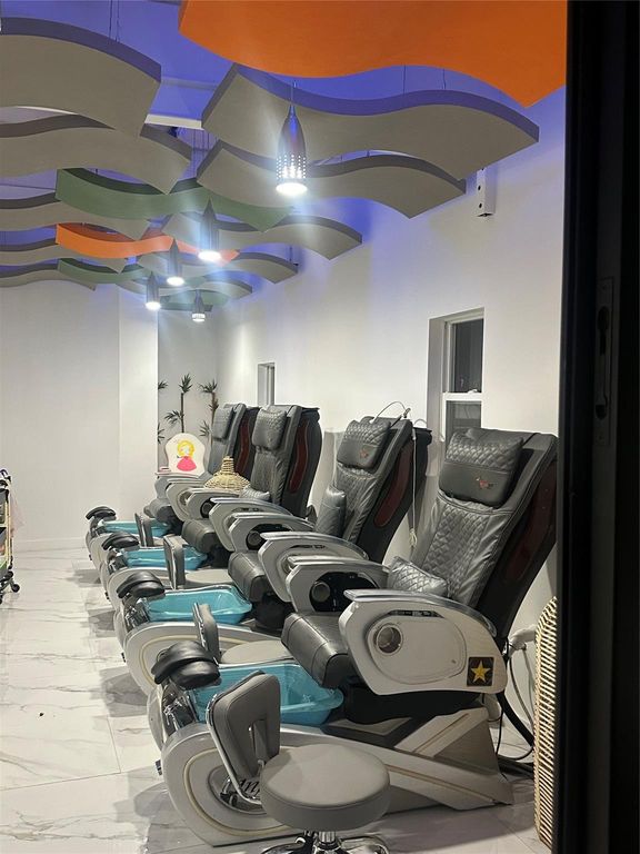 3020 Houston Avenue, Houston, TX 77009