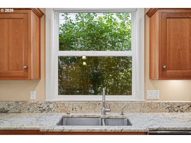 2240 TURNBERRY Ct, Eugene, OR 97401