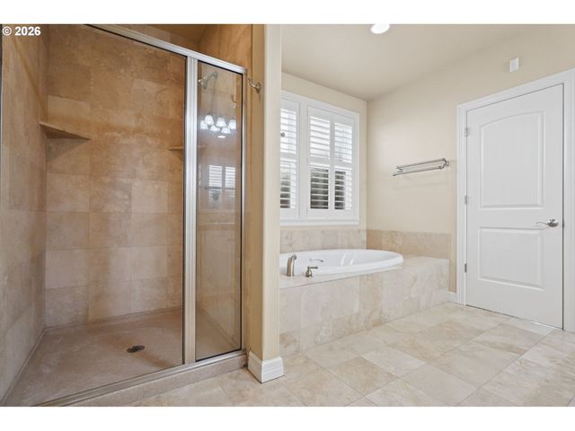 2240 TURNBERRY Ct, Eugene, OR 97401