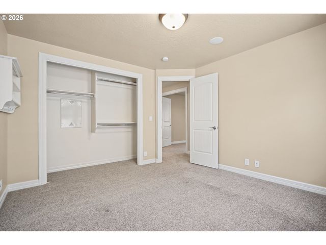 2240 TURNBERRY Ct, Eugene, OR 97401