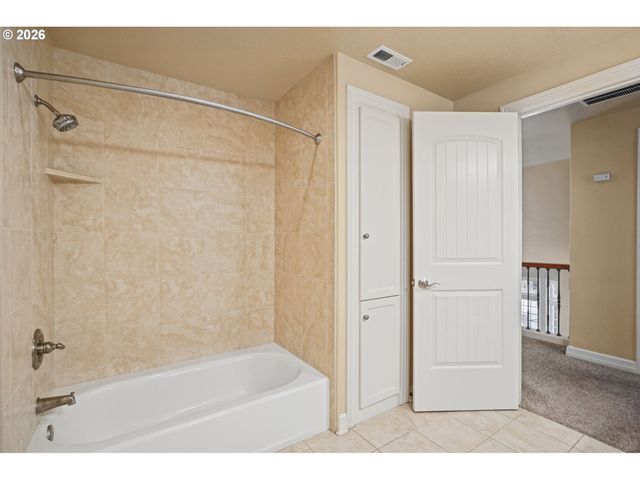 2240 TURNBERRY Ct, Eugene, OR 97401