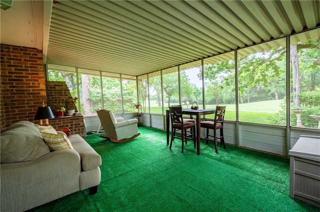 212 Golfview Drive, Hilltop Lakes, TX 77871
