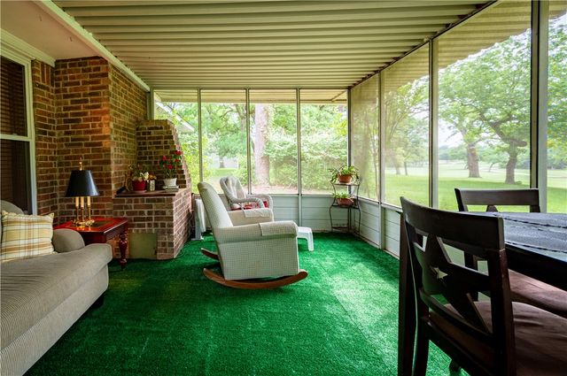 212 Golfview Drive, Hilltop Lakes, TX 77871