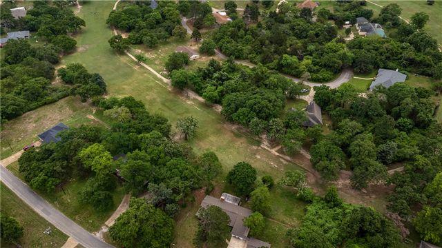 212 Golfview Drive, Hilltop Lakes, TX 77871