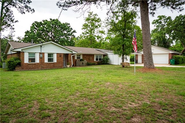 212 Golfview Drive, Hilltop Lakes, TX 77871