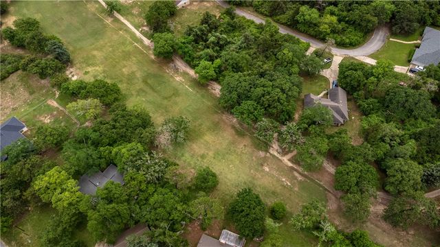 212 Golfview Drive, Hilltop Lakes, TX 77871