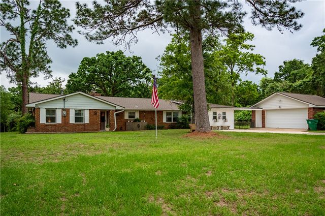 212 Golfview Drive, Hilltop Lakes, TX 77871