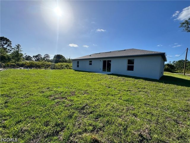 719 Ledge ST, Lehigh Acres, FL 33972