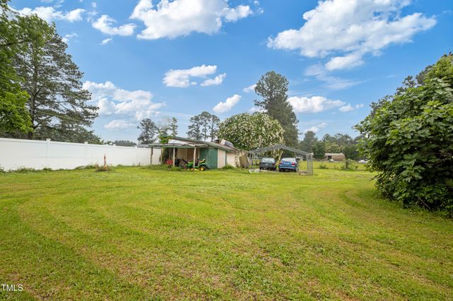 301 Harris Avenue, Raeford, NC 28376