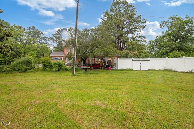 301 Harris Avenue, Raeford, NC 28376