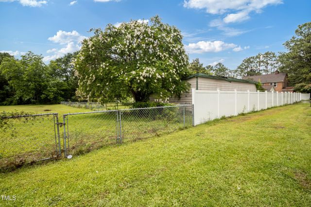 301 Harris Avenue, Raeford, NC 28376