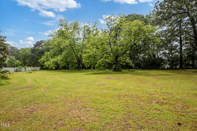 301 Harris Avenue, Raeford, NC 28376