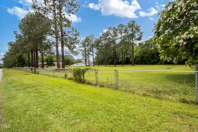 301 Harris Avenue, Raeford, NC 28376