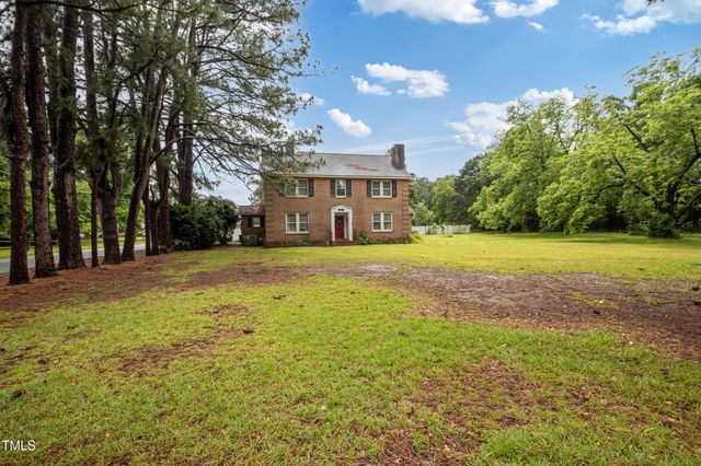 301 Harris Avenue, Raeford, NC 28376