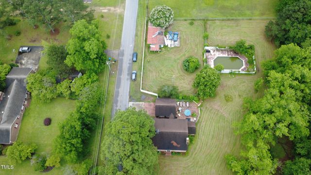 301 Harris Avenue, Raeford, NC 28376