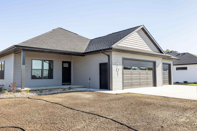 701 Hickory St, Janesville, IA 50647