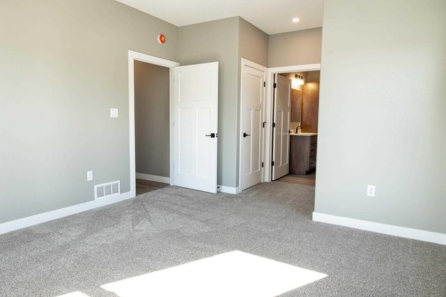 701 Hickory St, Janesville, IA 50647