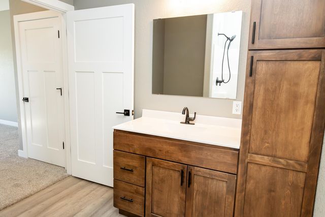 701 Hickory St, Janesville, IA 50647