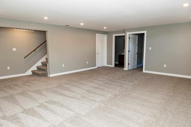 701 Hickory St, Janesville, IA 50647