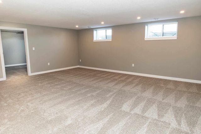 701 Hickory St, Janesville, IA 50647