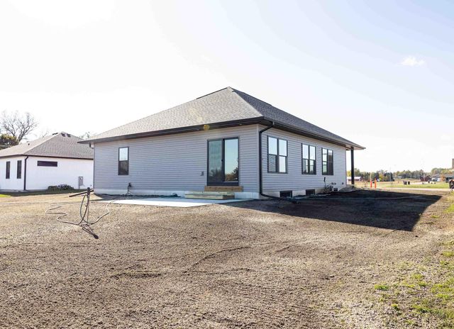 701 Hickory St, Janesville, IA 50647