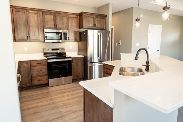 701 Hickory St, Janesville, IA 50647