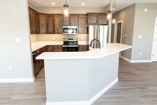 701 Hickory St, Janesville, IA 50647